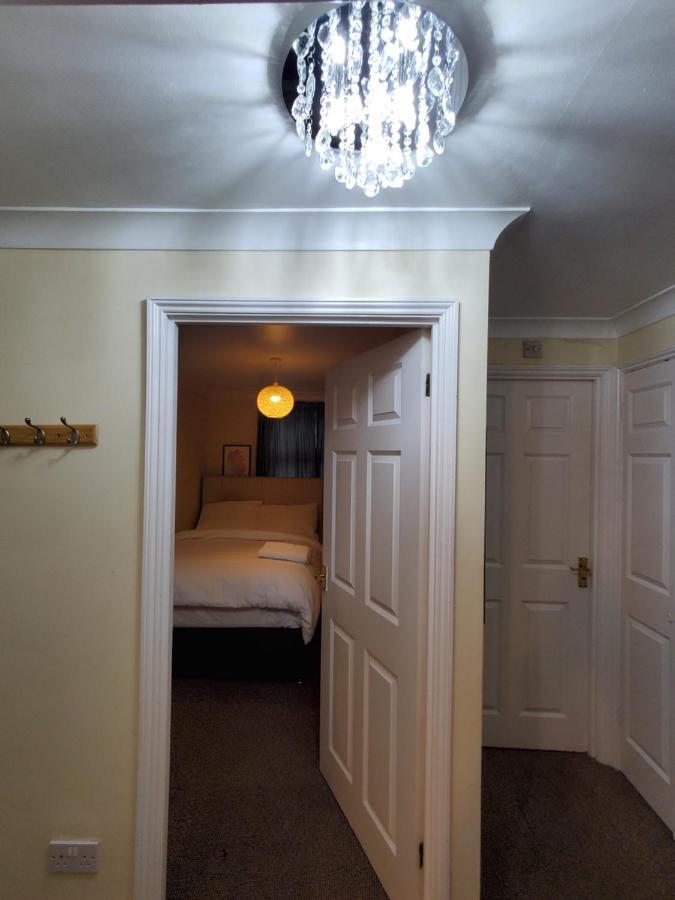 Lovely 2 Bed Flat/Apt in East London- Nice Estate. Dagenham Exterior foto
