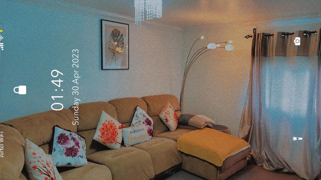 Lovely 2 Bed Flat/Apt in East London- Nice Estate. Dagenham Exterior foto