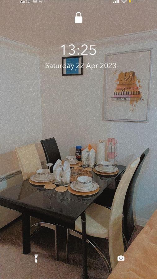 Lovely 2 Bed Flat/Apt in East London- Nice Estate. Dagenham Exterior foto